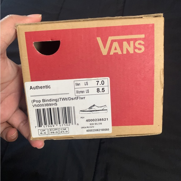 Hand painted Vans - Picture 5 of 12